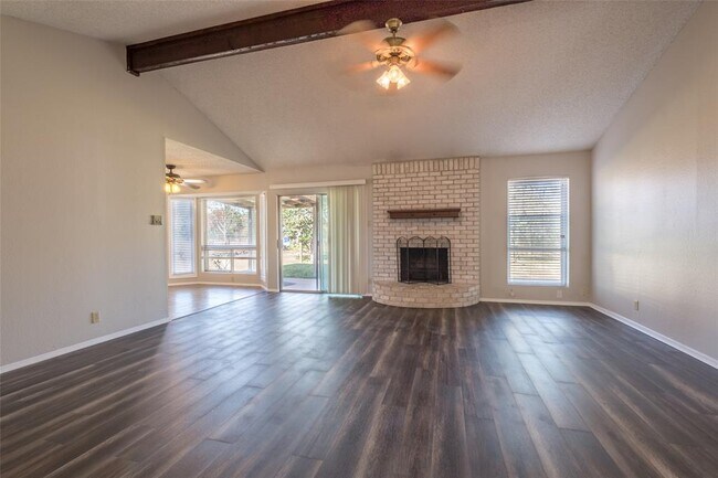 Building Photo - 601 Osage Dr