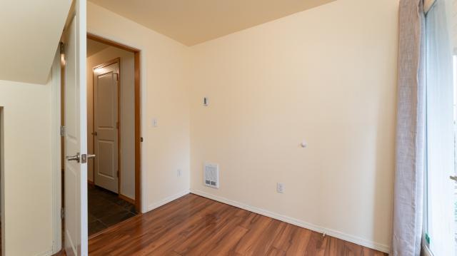 Building Photo - 2 bedroom in Seattle WA 98117