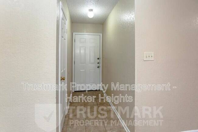 Building Photo - 1804 Ronstan Dr