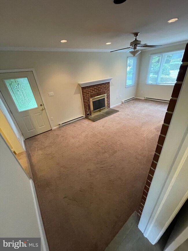Building Photo - 5122 Richardson Dr