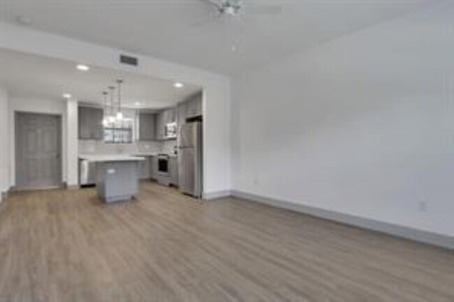 Foto del edificio - 540 NE 14th Ct