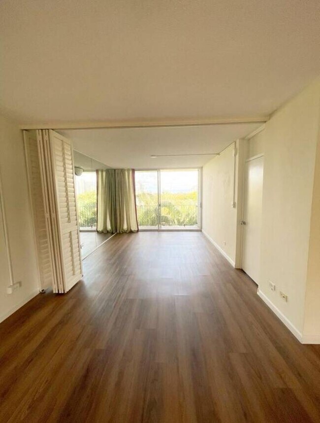 Living room 1 - 3773 Kanaina Ave