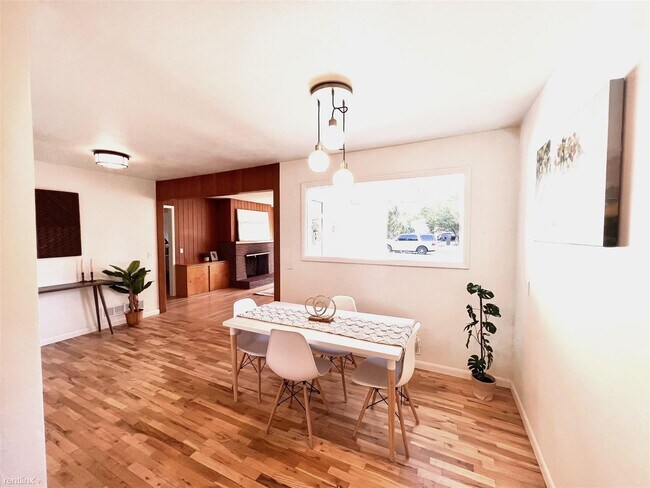 Foto del edificio - 5 br, 2 bath House - 12605 Southeast Ramon...