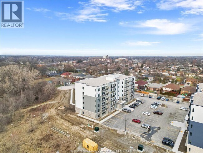 Building Photo - 3290 Stella Crescent
