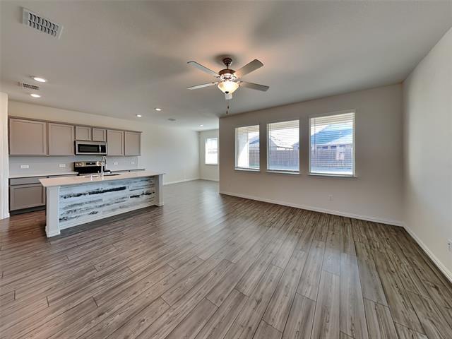 Foto del edificio - 4925 Woodloch Dr