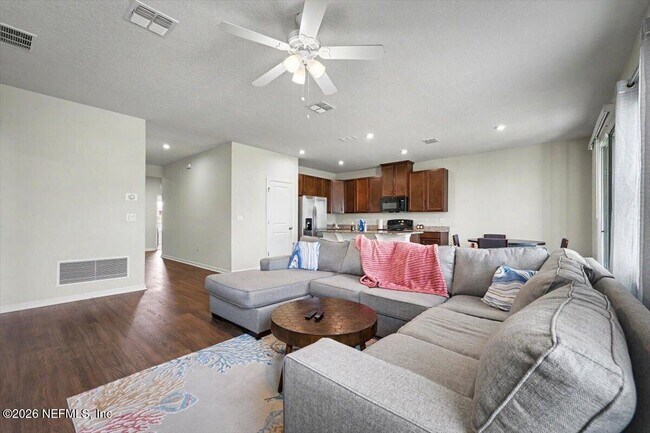Building Photo - 11443 Tiburon Dr
