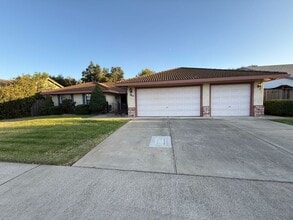 Building Photo - 782 Rachel Dr