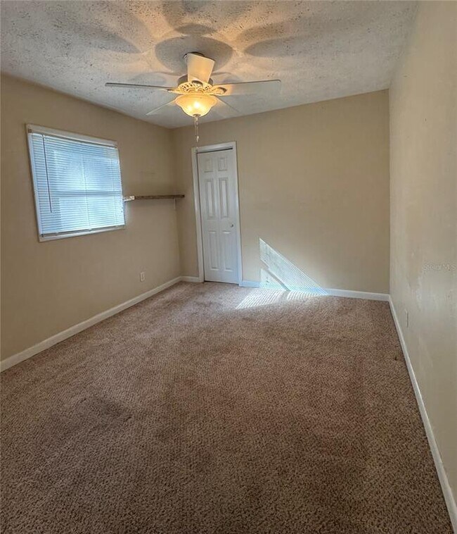 Foto del edificio - 22368 Panorama St