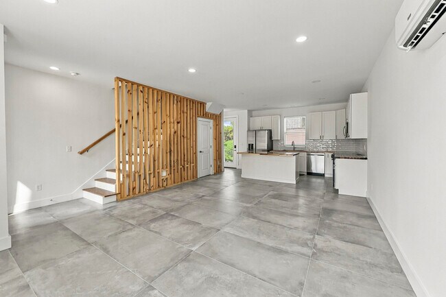 Foto del edificio - 2725 Whittle Springs Rd