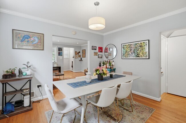 Foto del edificio - Michigan Park Townhome | 4 Bed | 2.5 Bath | 1,700 Sf | Fenced-in Front & Backyard w/ Deck