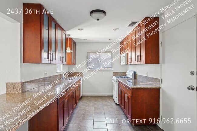 Foto del edificio - Beautiful Brentwood Village home 3/1