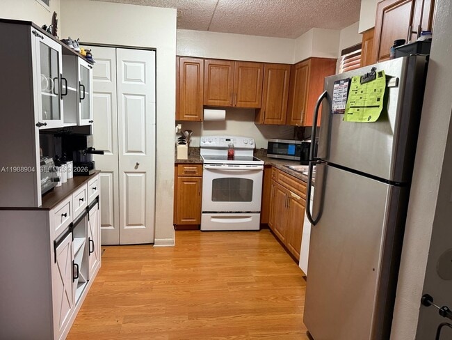 Foto del edificio - 6195 NW 186th St