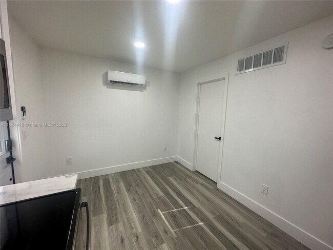 Foto del edificio - 14442 SW 111th St