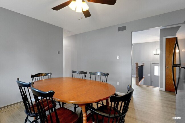 Building Photo - Charming Renovated 2 Bedroom Home in an Up...