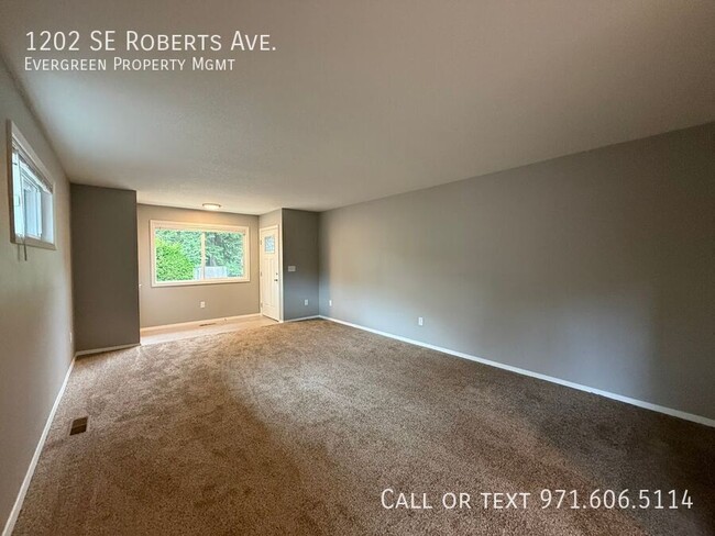 Building Photo - 1202 SE Roberts Ave