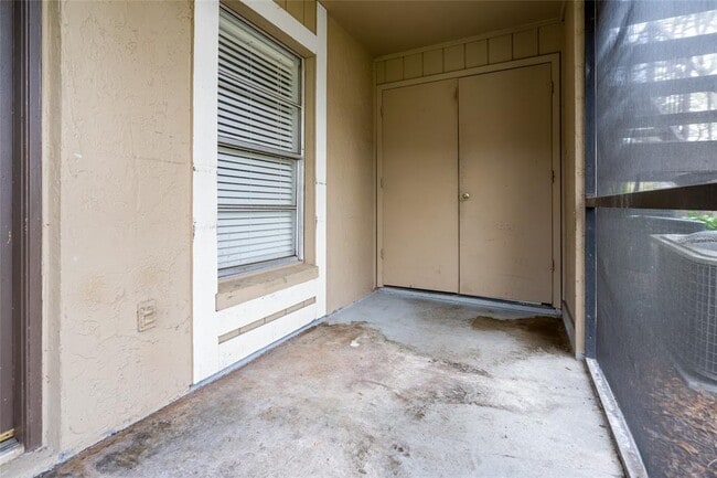 Building Photo - 14323 Hanging Moss Cir