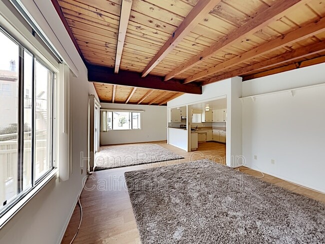 Building Photo - 3516 Ocean Dr