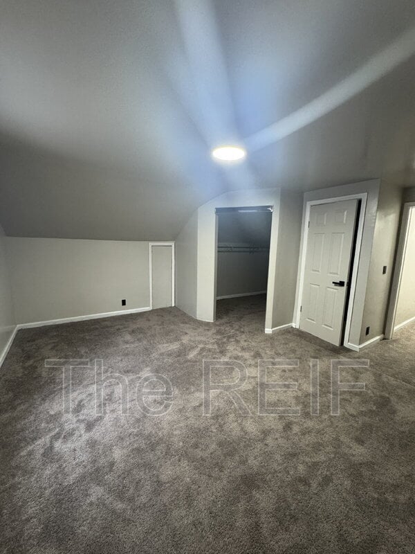 Building Photo - 9365 Birwood St