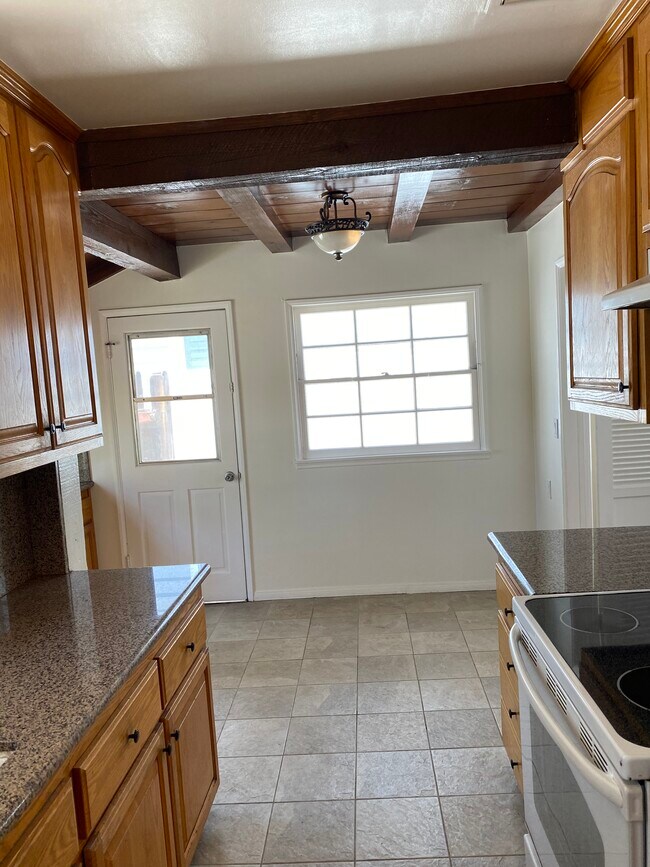 Foto del edificio - 5410 Norwich Ave