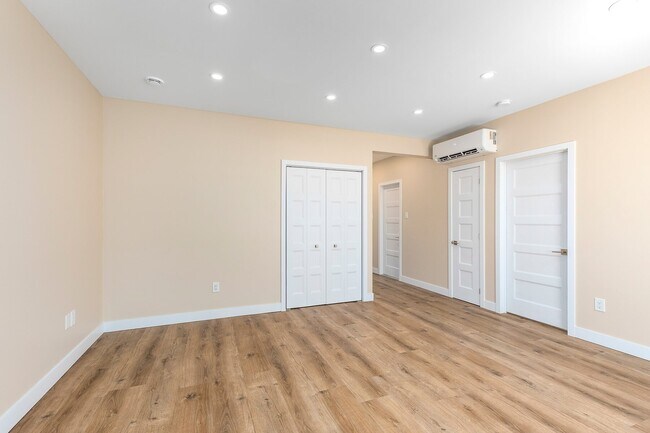 Building Photo - 284 Turgeon St