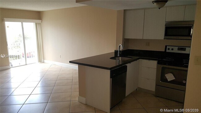 Foto del edificio - 8660 NW 5th Ter