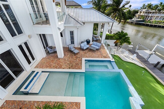 Building Photo - 481 21st Ave S