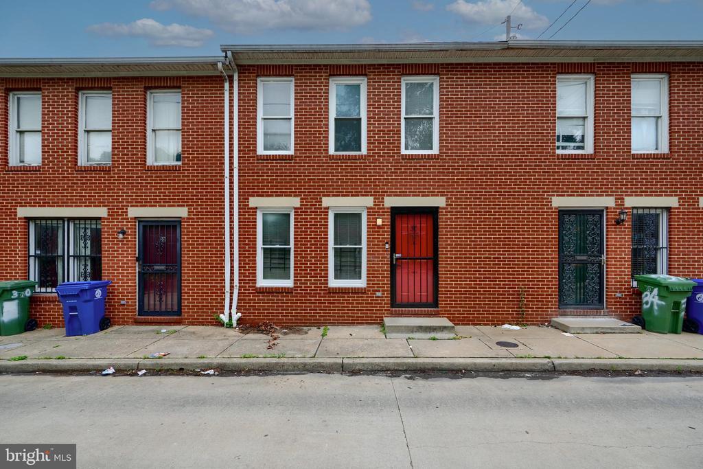 Foto principal - 32 N Spring St