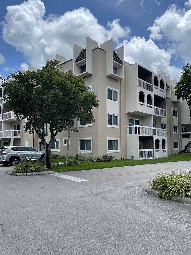 Building Photo - 7705 Camino Real