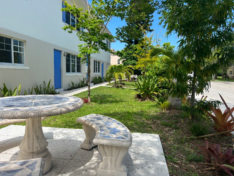 Foto principal - 907 NW 4th St
