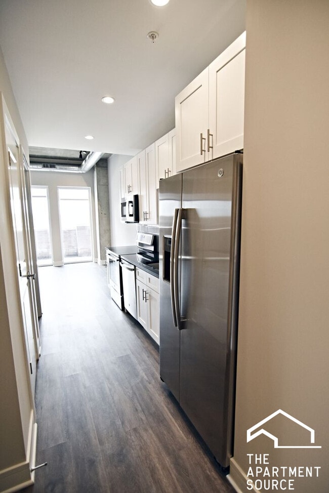 Building Photo - 3833 N Broadway