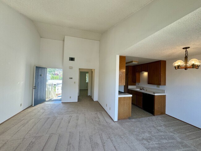 Building Photo - 5665 Riley St