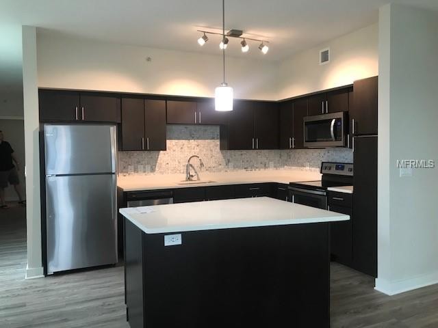 Foto del edificio - 415-602 E Pine St
