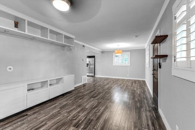 Foto del edificio - 8604 Brookfield Dr