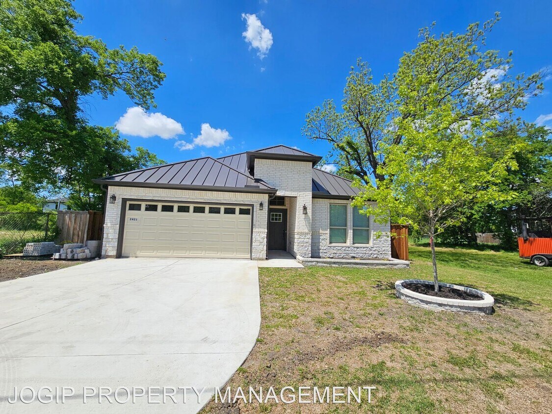 Foto principal - 3 br, 1 bath House - 2421 Pennsylvania Ave.
