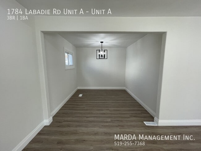 Building Photo - RENOVATED 3 BED/1 BATH MAIN FLOOR UNIT EAST WINDSOR + 60% OF UTILITIES