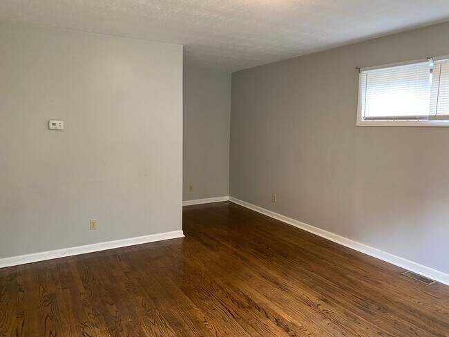Building Photo - 838 Ridge Road