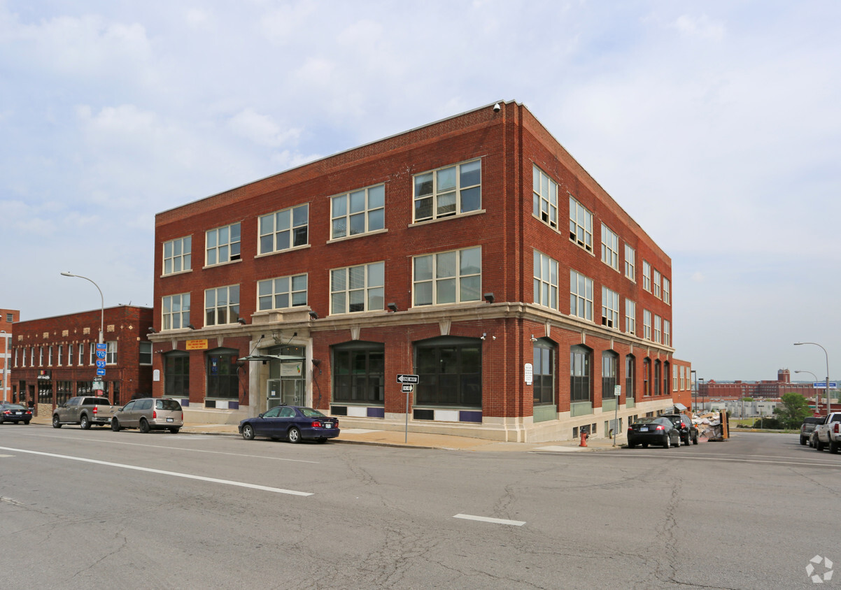 Primary Photo - Buick Lofts