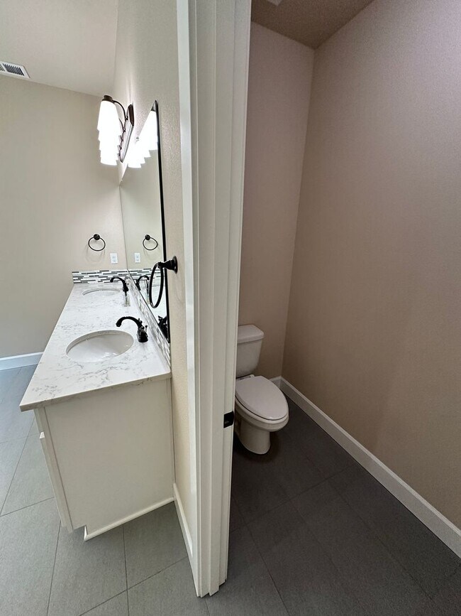 Foto del edificio - Gorgeous 4 Bedroom 2.5-Bath House in Tigar...