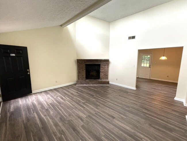 Building Photo - 435/437 Lexington Heights