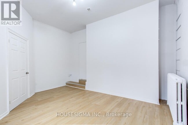 Building Photo - 661-661 Huron St
