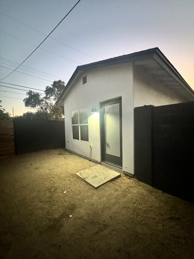 Foto del edificio - 317 E Weldon Ave