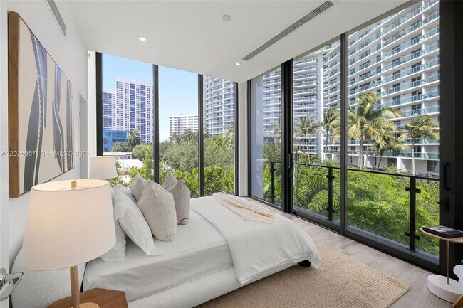 Building Photo - Bay Road, Miami Beach, FL 33139 - 3 BR 3.5 BA townhouse