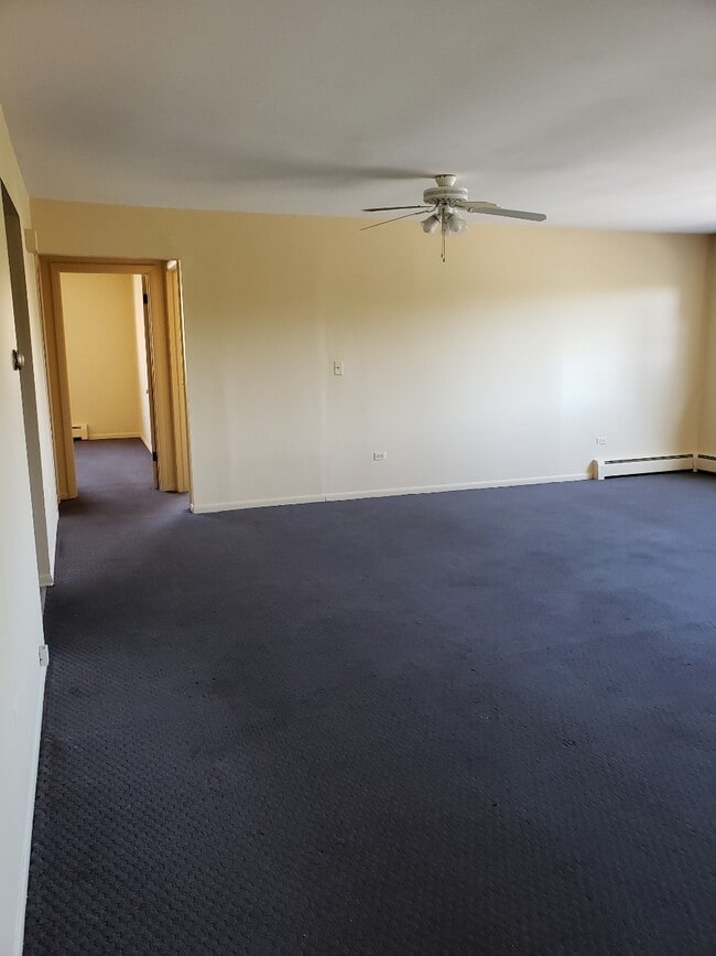 Living Room - 924 Warren Ave