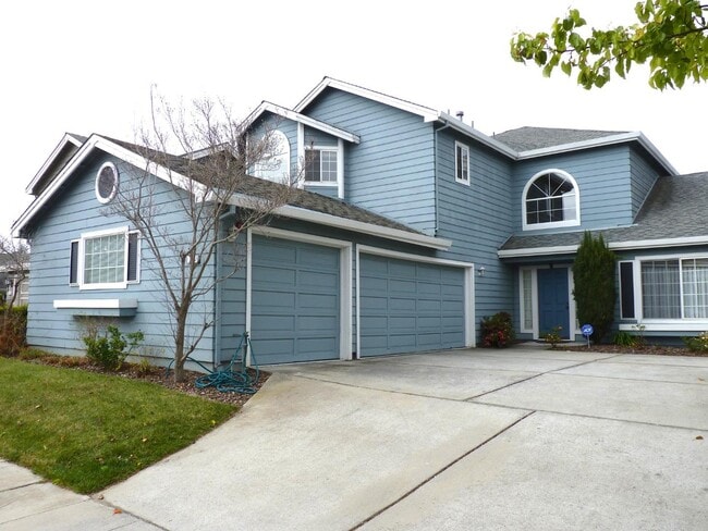 Building Photo - 703 Bahama Ln