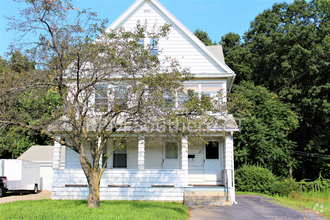 Building Photo - 122 Derby Ave