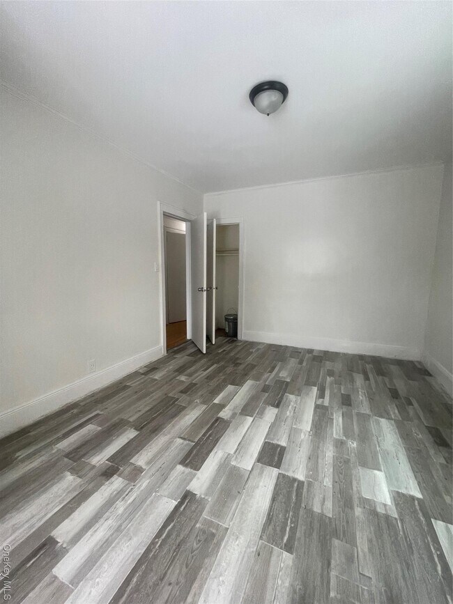 Foto del edificio - 216-33 118th Ave