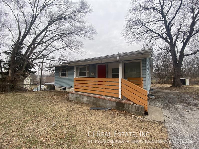 Foto principal - 4641 E 38th St