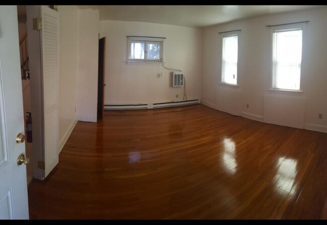 Living Room - 336 N 10th St