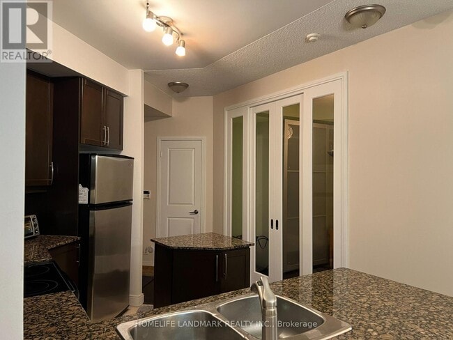 Building Photo - 70 Absolute Ave