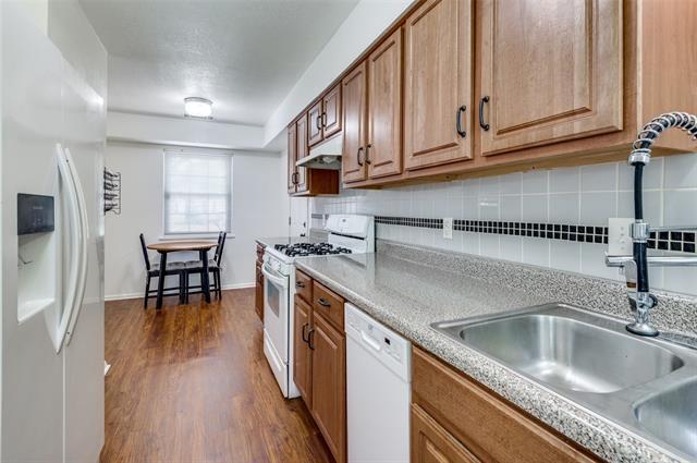 Foto del edificio - 118 Nichols St